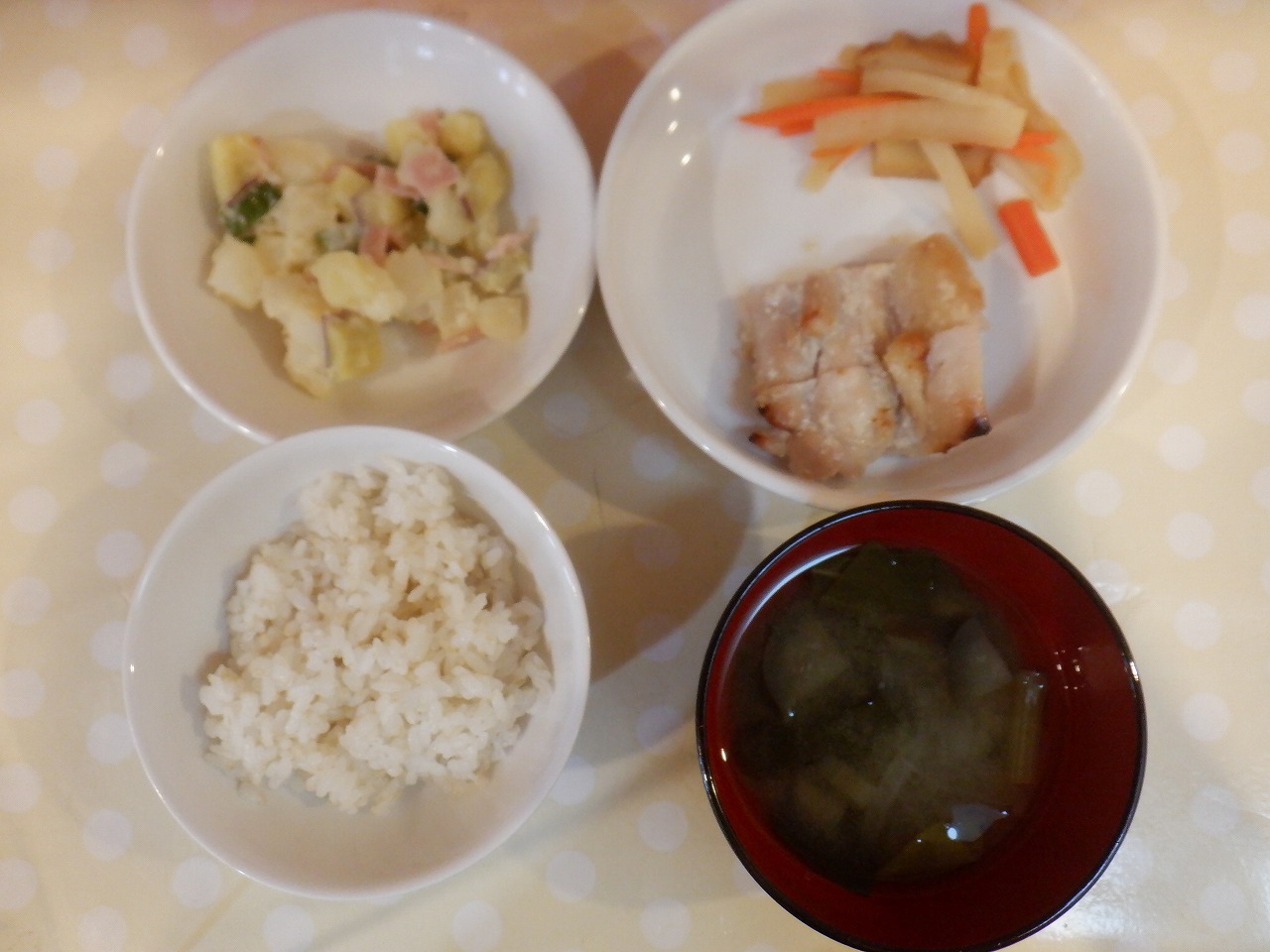 給食と補食を更新しました。