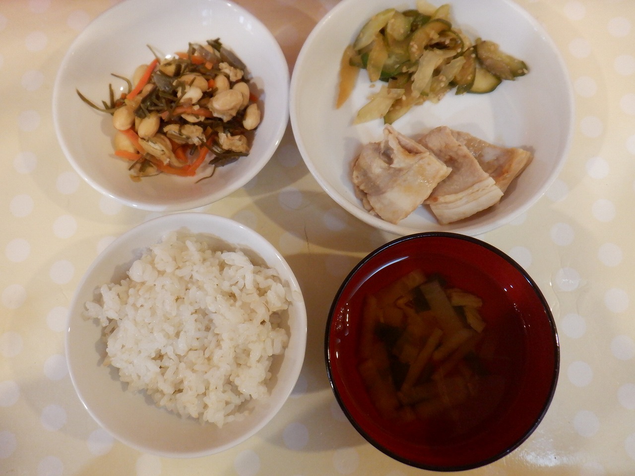 給食と補食を更新しました。
