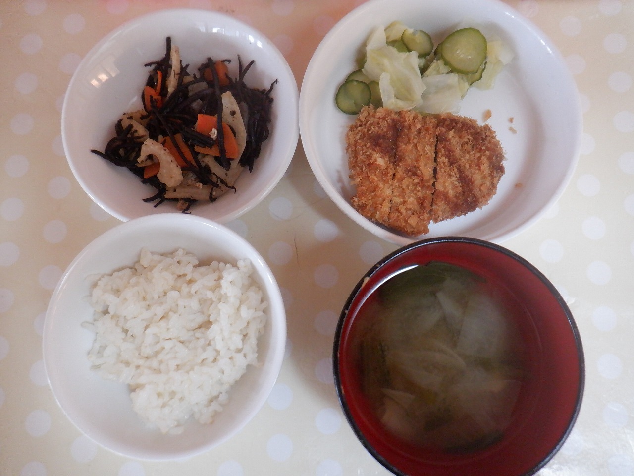 給食と補食を更新しました。