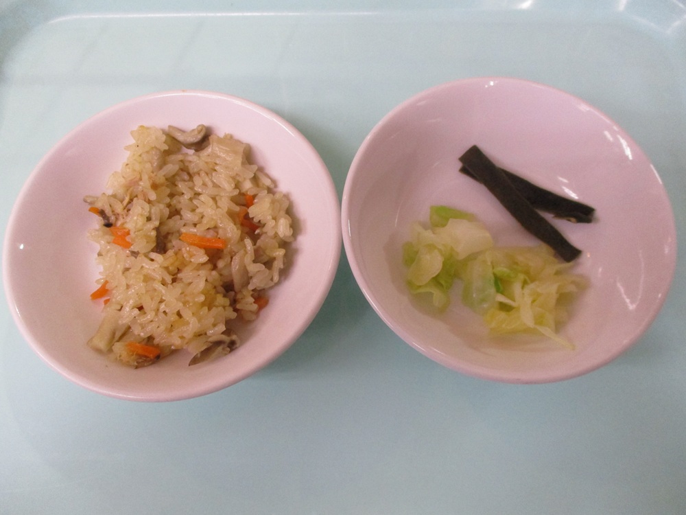 給食と補食を更新しました。