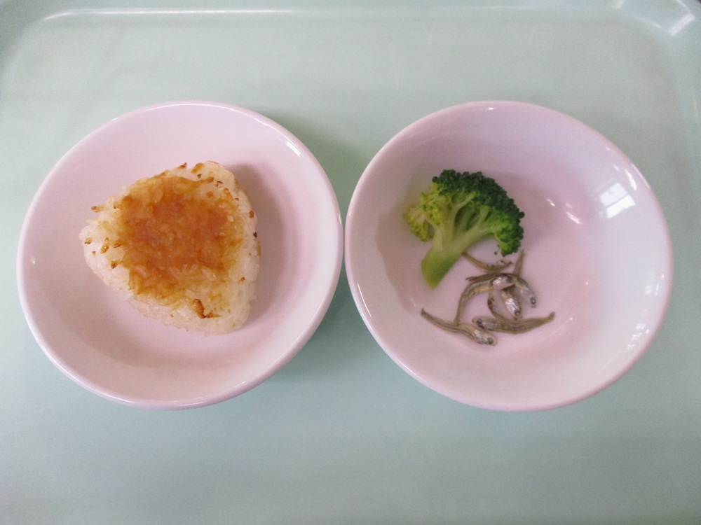 給食と補食を更新しました。